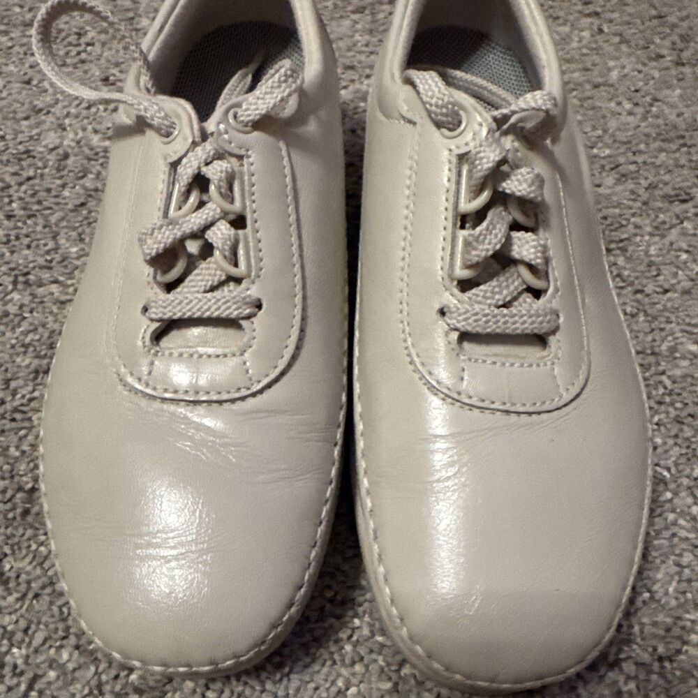 SAS Traveler Active Bone Leather Tripad Comfort Sneaker Shoes Womens Sz 5.5M
